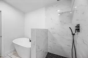 1246 E Winter Dr, Phoenix, AZ 85020 - Photo 32