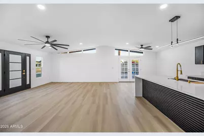 1246 E Winter Drive, Phoenix, AZ 85020 - Photo 8