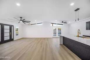 1246 E Winter Dr, Phoenix, AZ 85020 - Photo 8