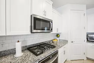 17864 W Fetlock Trl, Surprise, AZ 85387 - Photo 14