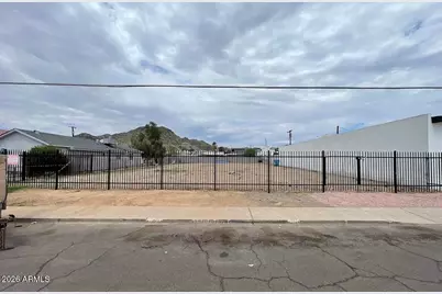 536 E Vogel Avenue #-, Phoenix, AZ 85020 - Photo 1