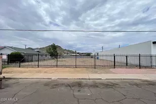 536 E Vogel Ave, Phoenix, AZ 85020 - Photo 1