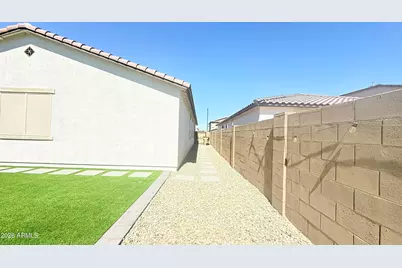 15689 W Woodlands Avenue, Goodyear, AZ 85338 - Photo 4