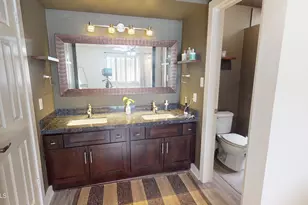 2031 W Nopal Ave W, Mesa, AZ 85202 - Photo 10