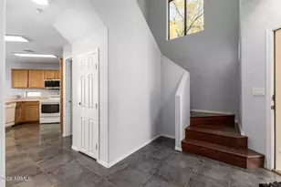 1072 E Sunburst Ln, Tempe, AZ 85284 - Photo 4