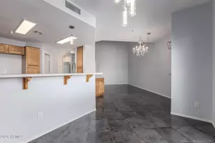 1072 E Sunburst Ln, Tempe, AZ 85284 - Photo 8