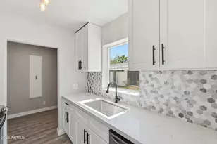 2239 N Edgemere St, Phoenix, AZ 85006 - Photo 8