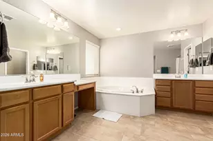 10752 W Desert Elm Ln, Peoria, AZ 85383 - Photo 14