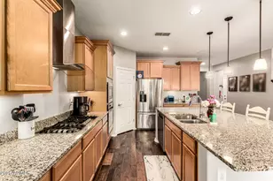 10752 W Desert Elm Ln, Peoria, AZ 85383 - Photo 6