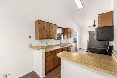 6321 W Beryl Avenue, Glendale, AZ 85302 - Photo 4