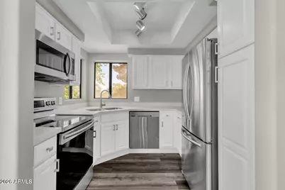 7008 E Gold Dust Avenue #217, Paradise Valley, AZ 85253 - Photo 10