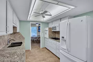 10232 W Sutters Gold Ln, Sun City, AZ 85351 - Photo 8