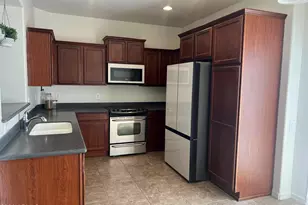 26708 N Babbling Brook Dr, Phoenix, AZ 85083 - Photo 14