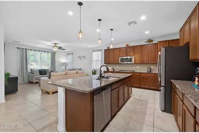 7528 W Odeum Lane, Phoenix, AZ 85043 - Photo 10