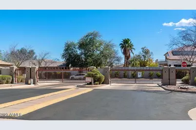 2624 W Summerside Road, Phoenix, AZ 85041 - Photo 30