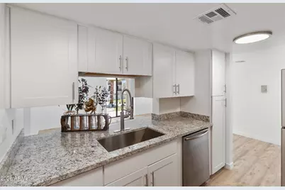 3033 E Devonshire Avenue #2033, Phoenix, AZ 85016 - Photo 10