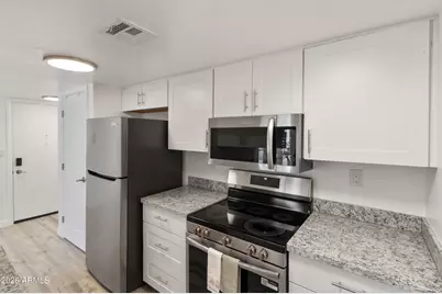 3033 E Devonshire Avenue #2033, Phoenix, AZ 85016 - Photo 2