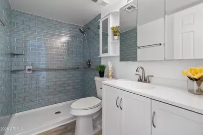 3033 E Devonshire Avenue #2033, Phoenix, AZ 85016 - Photo 1