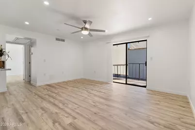 3033 E Devonshire Avenue #2033, Phoenix, AZ 85016 - Photo 6