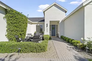 8409 N Diller Grove Ln, Phoenix, AZ 85021 - Photo 4