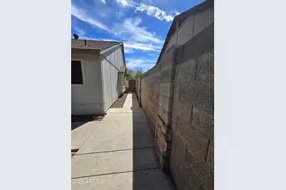 7326 W Maryland Avenue W, Glendale, AZ 85303 - Photo 8