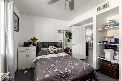 9235 N 74th Drive, Peoria, AZ 85345 - Photo 20