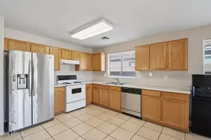 3326 W Shumway Farm Rd, Phoenix, AZ 85041 - Photo 12