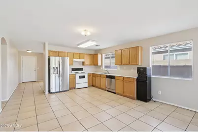 3326 W Shumway Farm Road, Phoenix, AZ 85041 - Photo 10