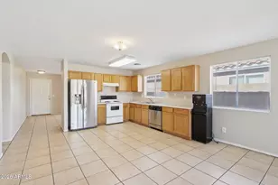 3326 W Shumway Farm Rd, Phoenix, AZ 85041 - Photo 10