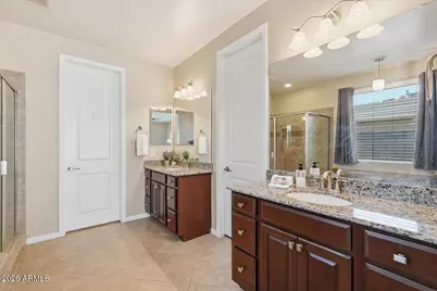 8954 W Seldon Lane, Peoria, AZ 85345 - Photo 16