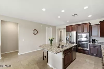 8954 W Seldon Lane, Peoria, AZ 85345 - Photo 8