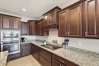 8954 W Seldon Lane, Peoria, AZ 85345 - Photo 10