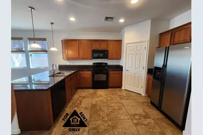 7239 N 89th Drive, Glendale, AZ 85305 - Photo 2