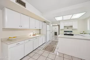 1035 E Laguna Dr, Tempe, AZ 85282 - Photo 10