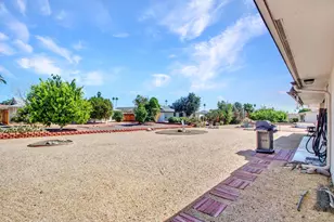 10925 W Roundelay Cir, Sun City, AZ 85351 - Photo 32