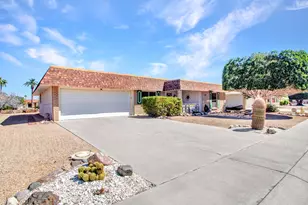 10925 W Roundelay Cir, Sun City, AZ 85351 - Photo 2
