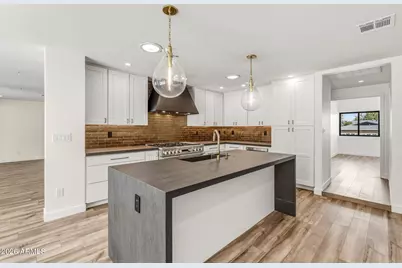 9046 N 28th Street, Phoenix, AZ 85028 - Photo 8