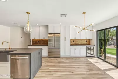 9046 N 28th Street, Phoenix, AZ 85028 - Photo 6