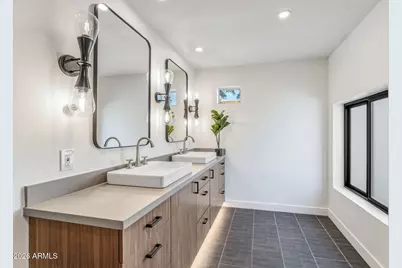 9046 N 28th Street, Phoenix, AZ 85028 - Photo 12