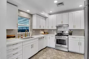 2204 E Whitton Ave N, Phoenix, AZ 85016 - Photo 18