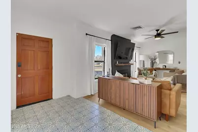 2204 E Whitton Avenue N, Phoenix, AZ 85016 - Photo 8