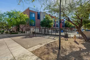 3426 E Avalon Dr, Phoenix, AZ 85018 - Photo 40