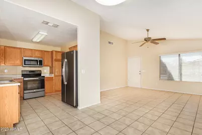 8548 W Hatcher Road, Peoria, AZ 85345 - Photo 12