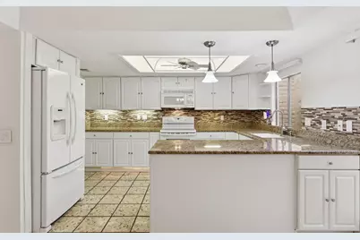 7814 E Mackenzie Drive, Scottsdale, AZ 85251 - Photo 10