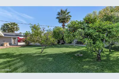 7131 N 12th Place, Phoenix, AZ 85020 - Photo 2