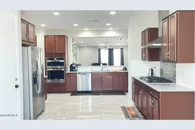 9512 W Fallen Leaf Lane, Peoria, AZ 85383 - Photo 4