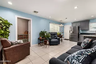 438 N 63rd Ln, Phoenix, AZ 85043 - Photo 4