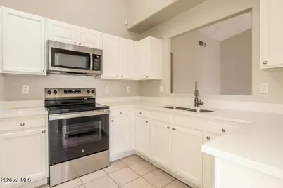 13177 W Desert Lane, Surprise, AZ 85374 - Photo 8