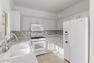 19213 N 138th Ave, Sun City West, AZ 85375 - Photo 12