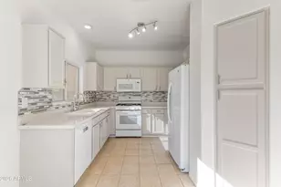 19213 N 138th Ave, Sun City West, AZ 85375 - Photo 10